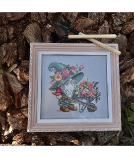 Gardener Gnome — Cross Stitch Kit (Lugana 32 Pearl Gray)