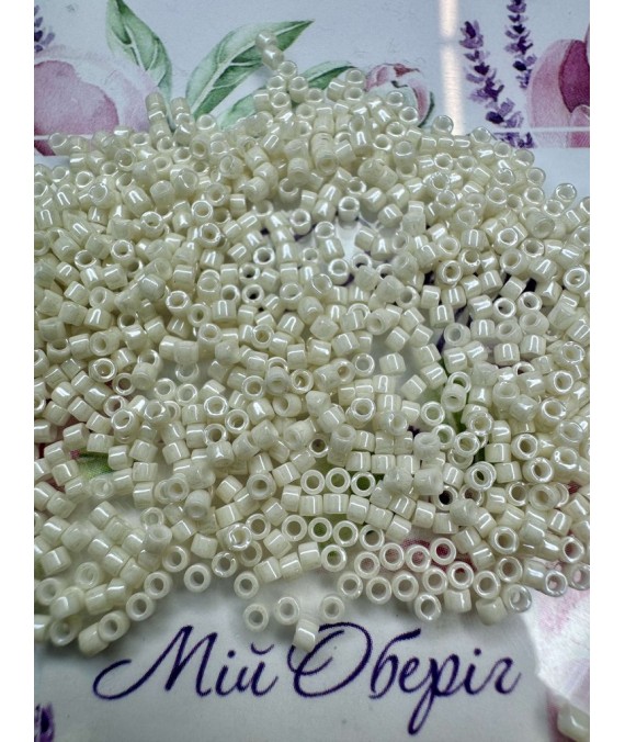 DB-211 Miyuki Delica Beads 11/0
